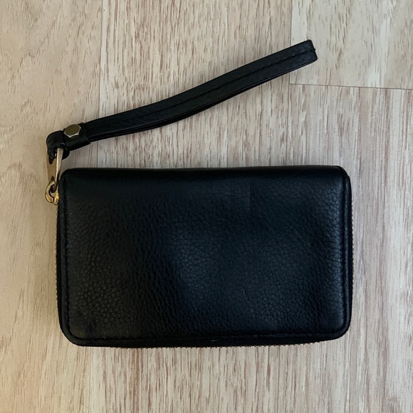 Marc By Marc Jacobs Black Leather Pouch with Gold Accents - Picture 3 of 4